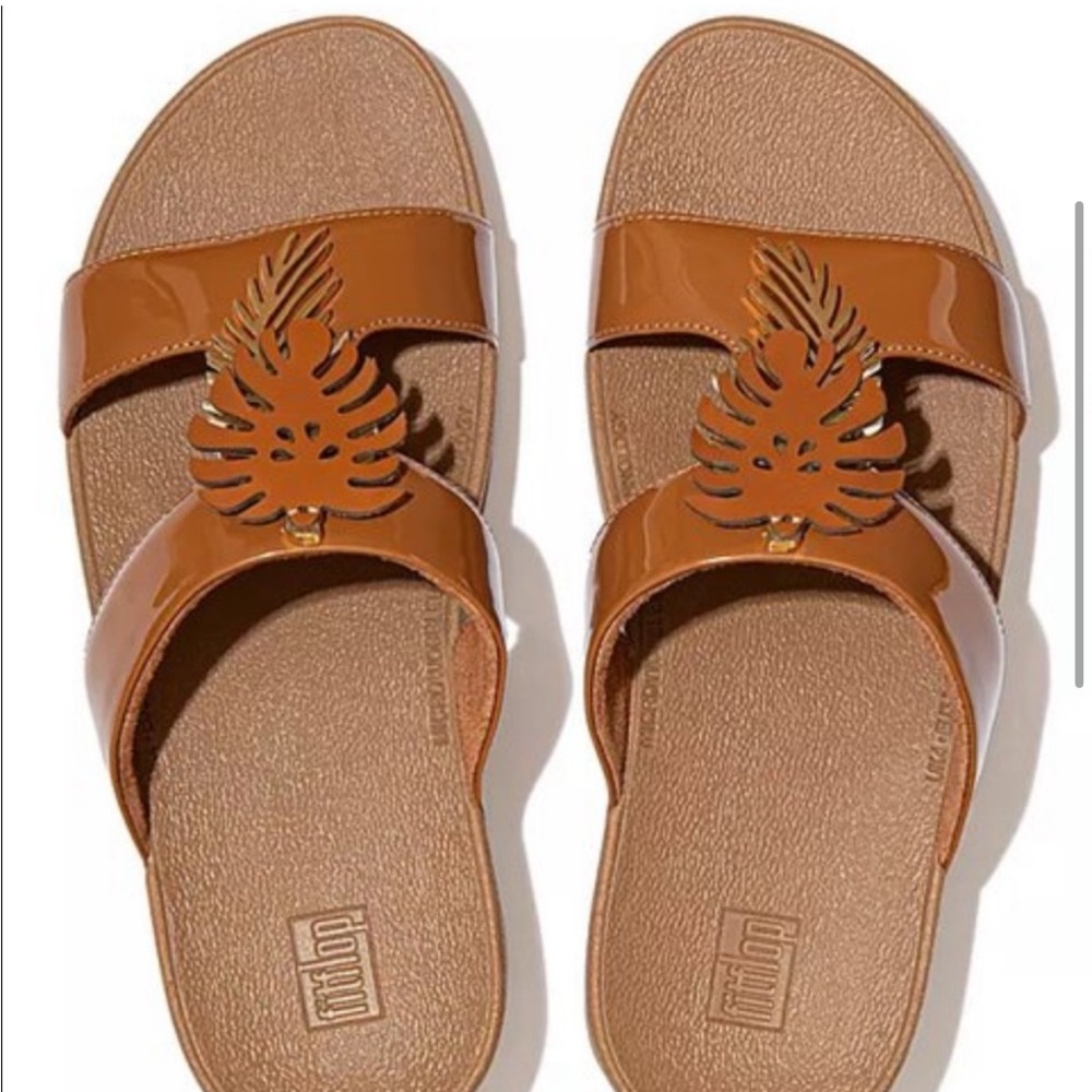 fitflop womens lottie jungle leaf patent slides